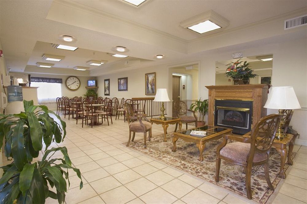 La Quinta By Wyndham Wichita Airport Otel Dış mekan fotoğraf