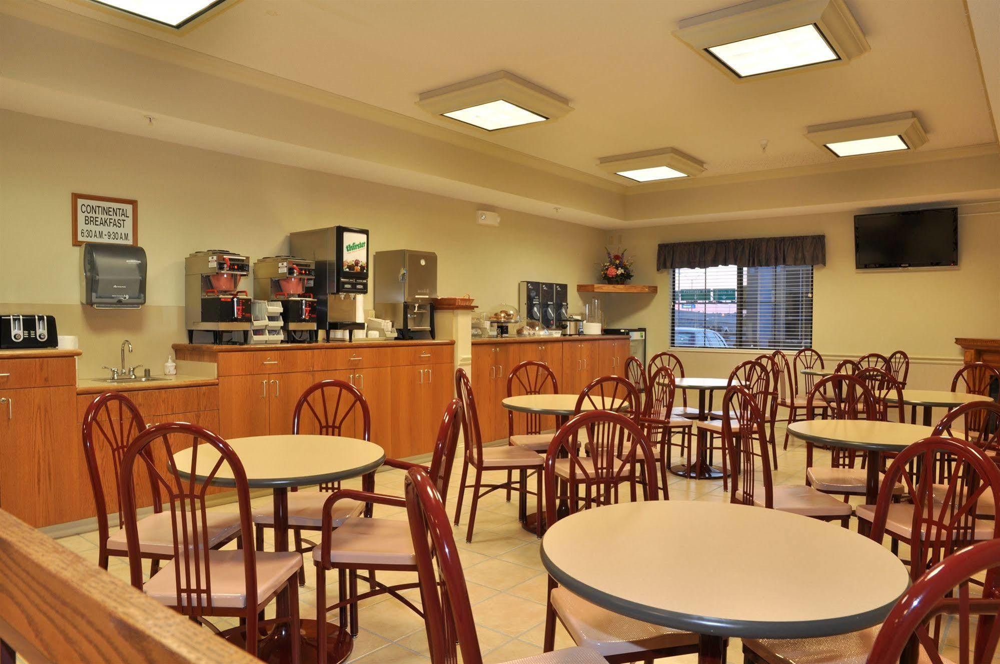 La Quinta By Wyndham Wichita Airport Otel Dış mekan fotoğraf
